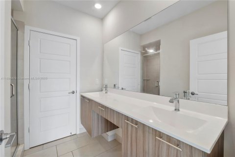 Condo in Doral, Florida, 4 bedrooms in URBANA № 1950514 - photo 14