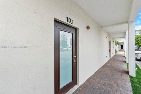 Condo in Doral, Florida, 4 bedrooms in URBANA № 1950514 - photo 19