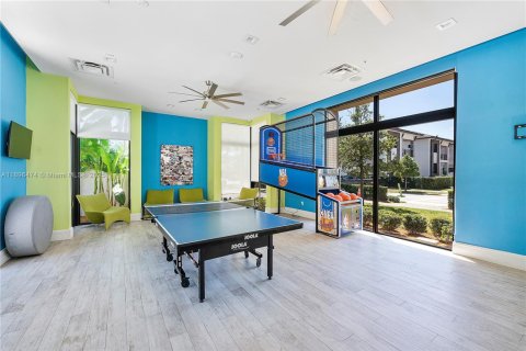 Condo in Doral, Florida, 4 bedrooms in URBANA № 1950514 - photo 23