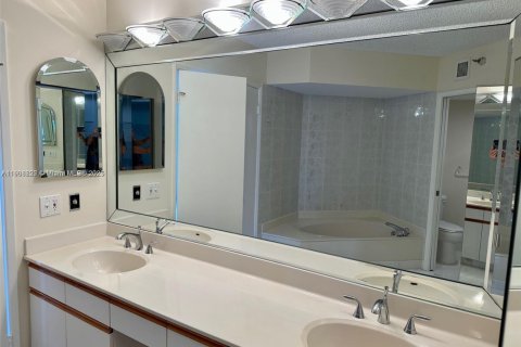 Copropriété à louer à Aventura, Floride: 2 chambres, 134.43 m2 № 1965877 - photo 12