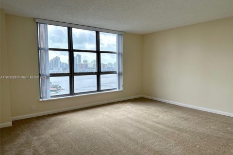 Copropriété à louer à Aventura, Floride: 2 chambres, 134.43 m2 № 1965877 - photo 13