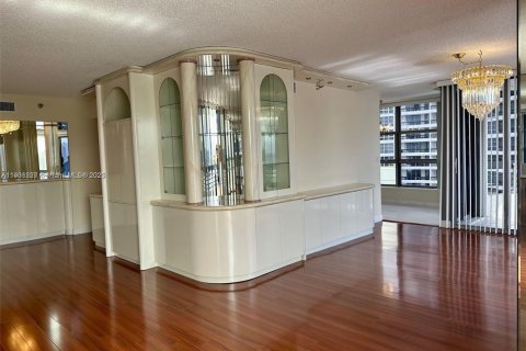 Copropriété à louer à Aventura, Floride: 2 chambres, 134.43 m2 № 1965877 - photo 5