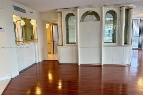 Copropriété à louer à Aventura, Floride: 2 chambres, 134.43 m2 № 1965877 - photo 9