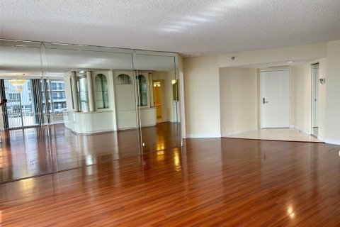 Copropriété à louer à Aventura, Floride: 2 chambres, 134.43 m2 № 1965877 - photo 6