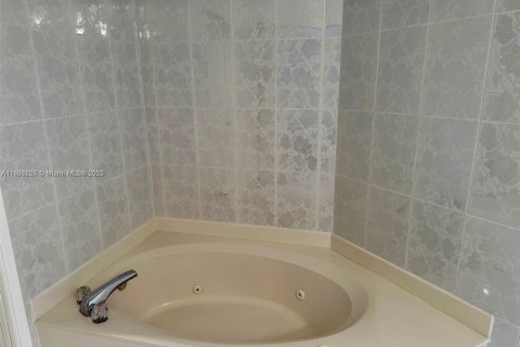 Copropriété à louer à Aventura, Floride: 2 chambres, 134.43 m2 № 1965877 - photo 14