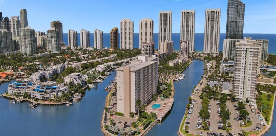 Condo à Sunny Isles Beach, Floride, 1 chambre № 1827427