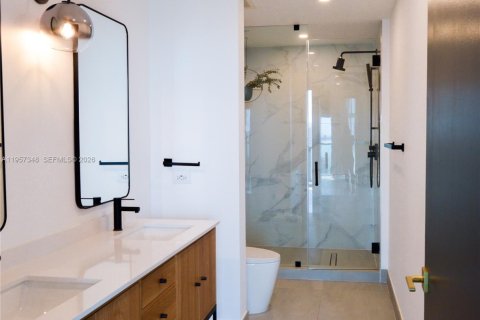 Condominio en venta en Miami, Florida, 2 dormitorios, 117.24 m2 № 2011432 - foto 5