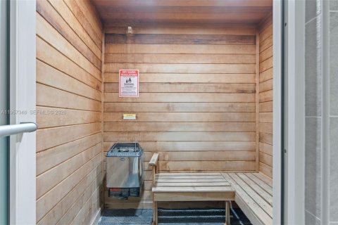 Купить кондоминиум в Майами, Флорида 2 спальни, 117.24м2, № 2011432 - фото 21