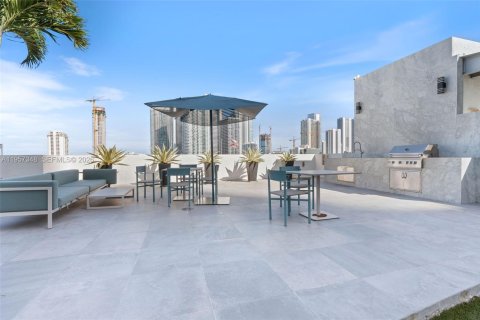 Купить кондоминиум в Майами, Флорида 2 спальни, 117.24м2, № 2011432 - фото 28