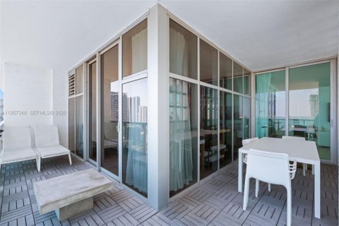 Copropriété à vendre à Miami, Floride: 2 chambres, 117.24 m2 № 2011432 - photo 26