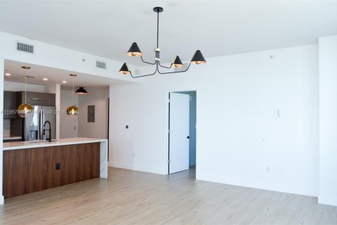 Condominio en venta en Miami, Florida, 2 dormitorios, 117.24 m2 № 2011432 - foto 3