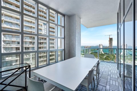 Copropriété à vendre à Miami, Floride: 2 chambres, 117.24 m2 № 2011432 - photo 27