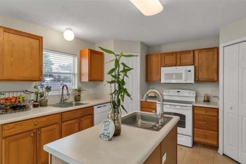House in Bartow, Florida 4 bedrooms, 261.8 sq.m. № 1856669 - photo 4