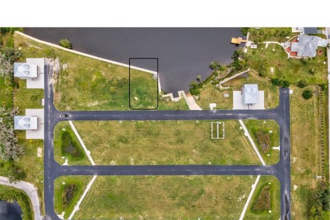 Land in New Port Richey, Florida № 1919283 - photo 1
