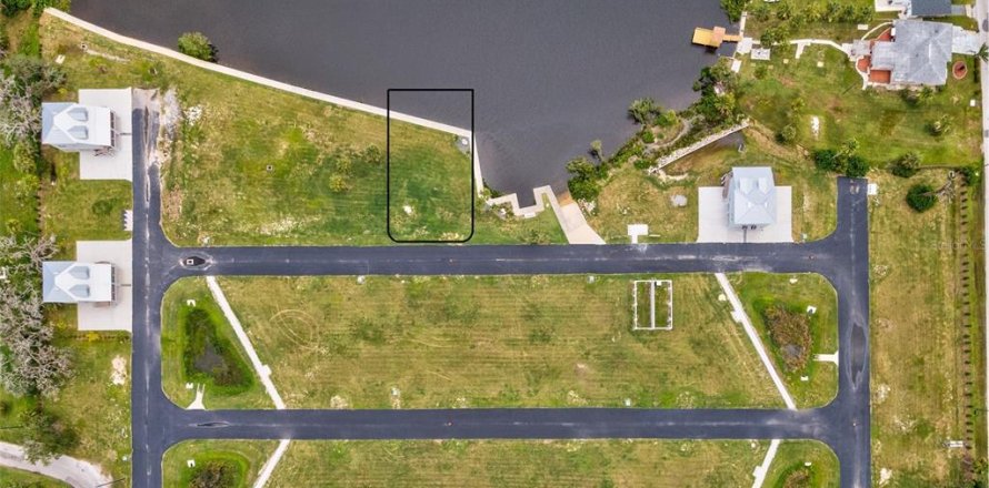 Land in New Port Richey, Florida № 1919283