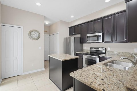Townhouse in Groveland, Florida 3 bedrooms, 153.85 sq.m. № 2202756 - photo 10