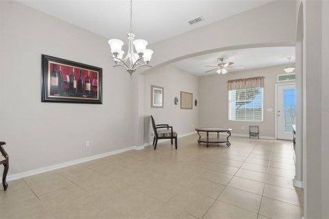 Townhouse in Groveland, Florida 3 bedrooms, 153.85 sq.m. № 2202756 - photo 4