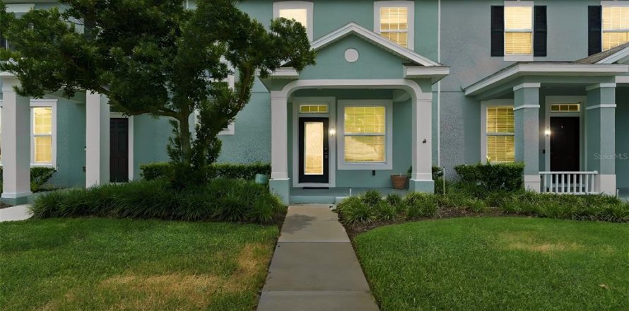 Townhouse in Groveland, Florida 3 bedrooms, 153.85 sq.m. № 2202756