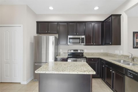 Townhouse in Groveland, Florida 3 bedrooms, 153.85 sq.m. № 2202756 - photo 11