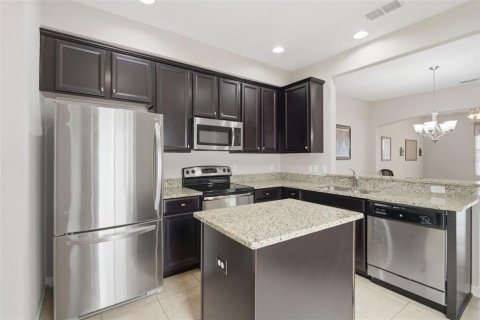 Townhouse in Groveland, Florida 3 bedrooms, 153.85 sq.m. № 2202756 - photo 12