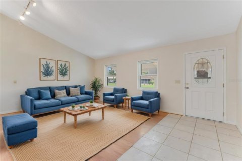 Купить виллу или дом в Палм-Кост, Флорида 5 комнат, 119.66м2, № 1586207 - фото 4