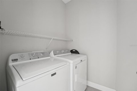 House in Fish Hawk, Florida 2 bedrooms, 141.68 sq.m. № 1791824 - photo 28