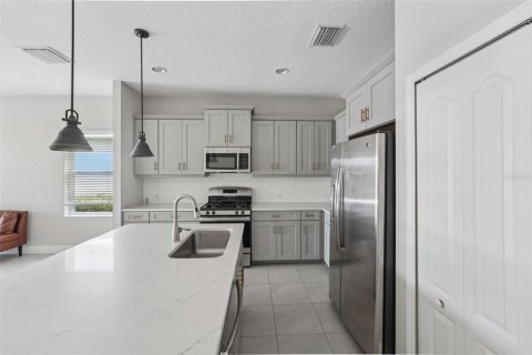 House in Fish Hawk, Florida 2 bedrooms, 141.68 sq.m. № 1791824 - photo 14