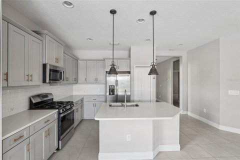 House in Fish Hawk, Florida 2 bedrooms, 141.68 sq.m. № 1791824 - photo 12
