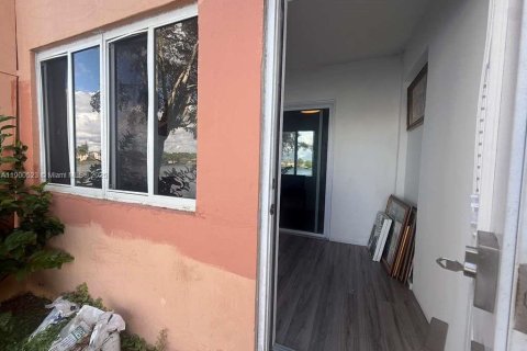 Copropriété à vendre à Miami, Floride: 2 chambres, 78.97 m2 № 1952841 - photo 16