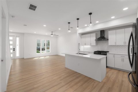 Touwnhouse à vendre à Gainesville, Floride: 3 chambres, 152.36 m2 № 1900134 - photo 14