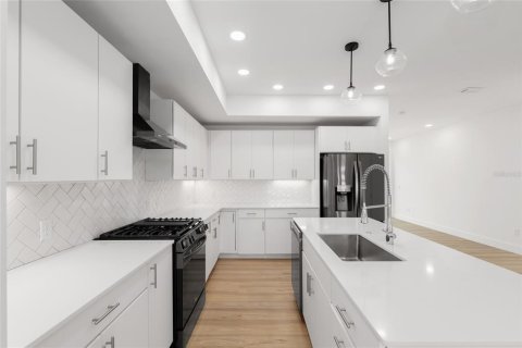 Touwnhouse à vendre à Gainesville, Floride: 3 chambres, 152.36 m2 № 1900134 - photo 19