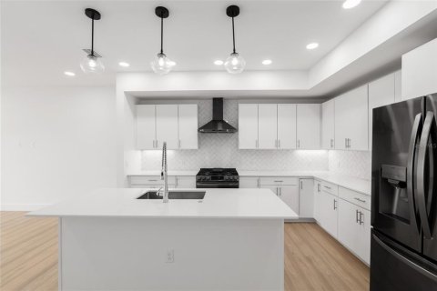 Touwnhouse à vendre à Gainesville, Floride: 3 chambres, 152.36 m2 № 1900134 - photo 15