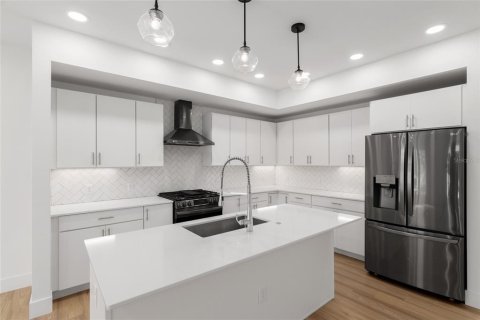 Touwnhouse à vendre à Gainesville, Floride: 3 chambres, 152.36 m2 № 1900134 - photo 13