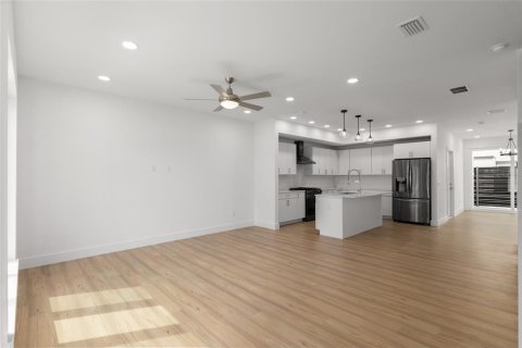 Touwnhouse à vendre à Gainesville, Floride: 3 chambres, 152.36 m2 № 1900134 - photo 8