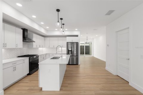 Touwnhouse à vendre à Gainesville, Floride: 3 chambres, 152.36 m2 № 1900134 - photo 12