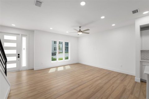 Touwnhouse à vendre à Gainesville, Floride: 3 chambres, 152.36 m2 № 1900134 - photo 10