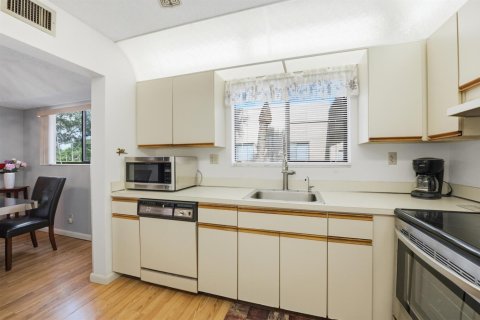 Condo in Delray Beach, Florida, 2 bedrooms  № 2246310 - photo 10
