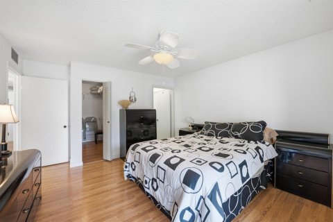Condo in Delray Beach, Florida, 2 bedrooms  № 2246310 - photo 26