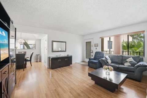 Condo in Delray Beach, Florida, 2 bedrooms  № 2246310 - photo 7