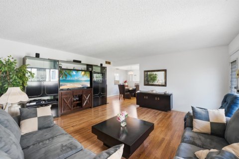 Condo in Delray Beach, Florida, 2 bedrooms  № 2246310 - photo 8