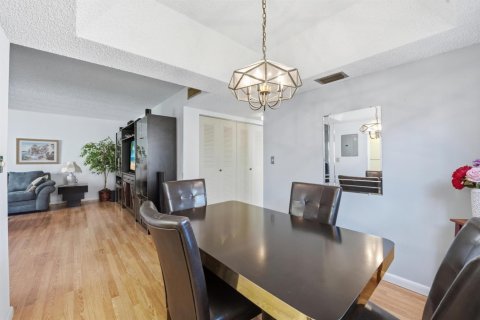 Condo in Delray Beach, Florida, 2 bedrooms  № 2246310 - photo 13