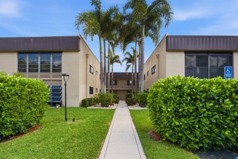 Condo in Delray Beach, Florida, 2 bedrooms  № 2246310 - photo 3