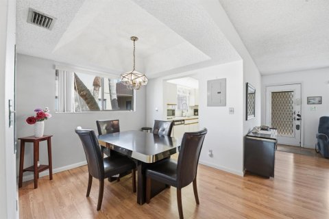 Condo in Delray Beach, Florida, 2 bedrooms  № 2246310 - photo 15