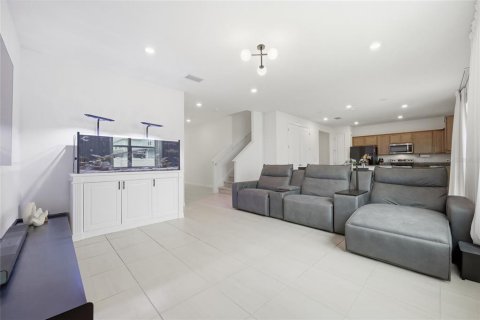 House in Orlando, Florida 5 bedrooms, 244.8 sq.m. № 2216376 - photo 19