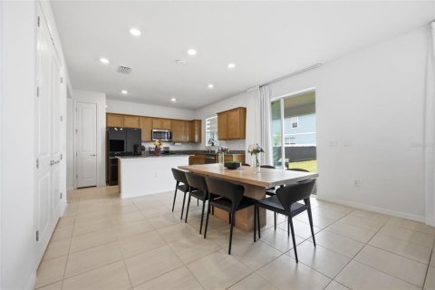 House in Orlando, Florida 5 bedrooms, 244.8 sq.m. № 2216376 - photo 21