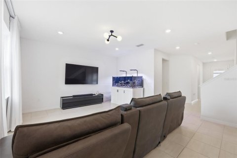 House in Orlando, Florida 5 bedrooms, 244.8 sq.m. № 2216376 - photo 20