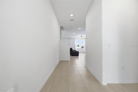 House in Orlando, Florida 5 bedrooms, 244.8 sq.m. № 2216376 - photo 17