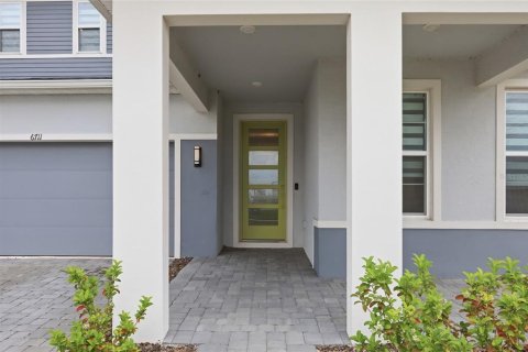 House in Orlando, Florida 5 bedrooms, 244.8 sq.m. № 2216376 - photo 15