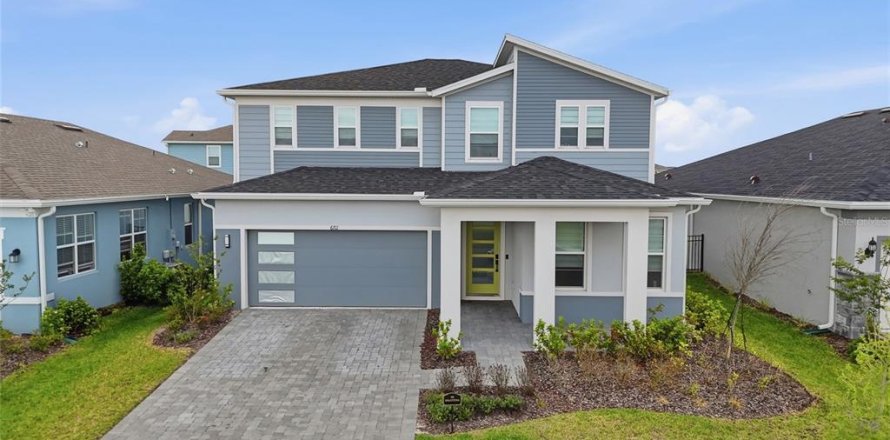 House in Orlando, Florida 5 bedrooms, 244.8 sq.m. № 2216376