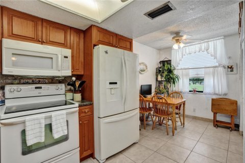 Condo in Margate, Florida, 2 bedrooms  № 2064296 - photo 16